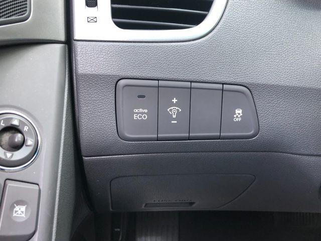 Photo of 2013 Black Hyundai ELANTRA