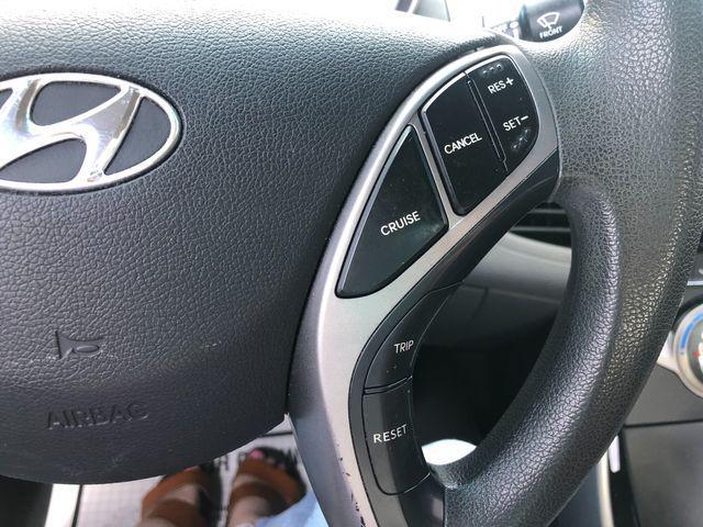 Photo of 2013 Black Hyundai ELANTRA