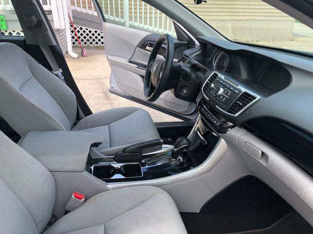 Photo of 2017 Lunar Silver Metallic Honda Accord