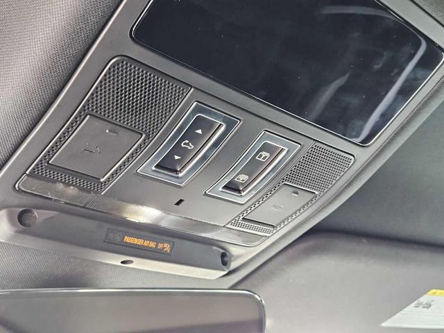 Photo of 2025 Fuji White Land Rover Defender
