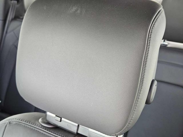 Photo of 2025 Fuji White Land Rover Defender