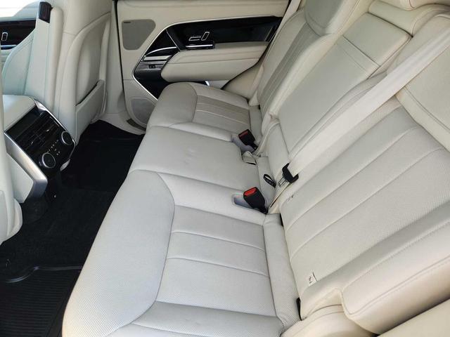 Photo of 2024 Fuji White Land Rover Range Rover