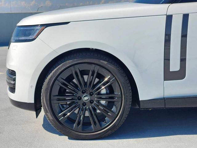 Photo of 2024 Fuji White Land Rover Range Rover