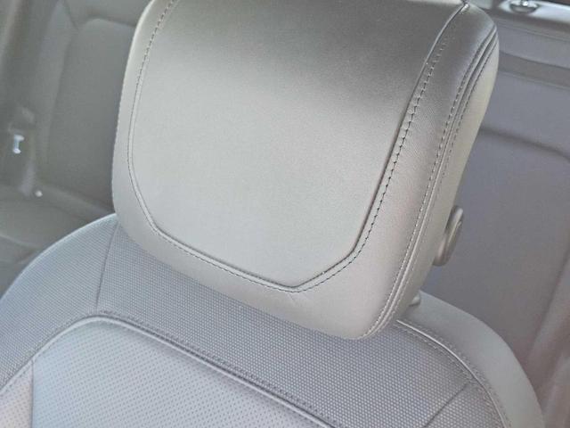 Photo of 2024 Fuji White Land Rover Defender