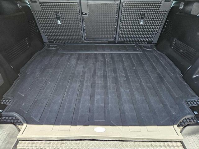 Photo of 2024 Fuji White Land Rover Defender