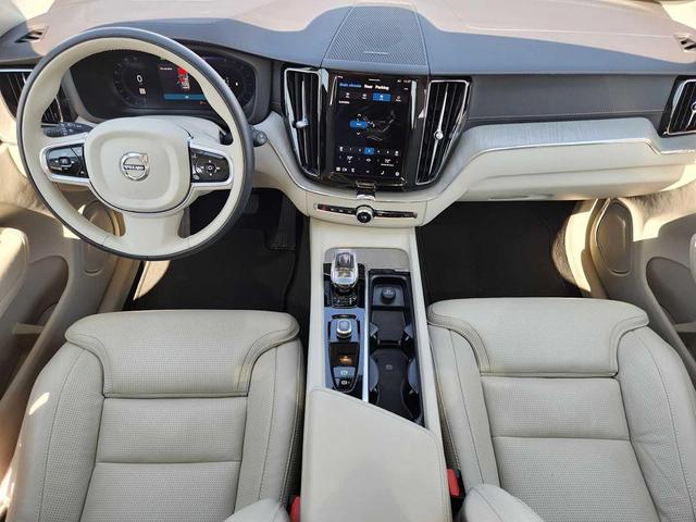 Photo of 2023 Bright Dusk Metallic Volvo XC60