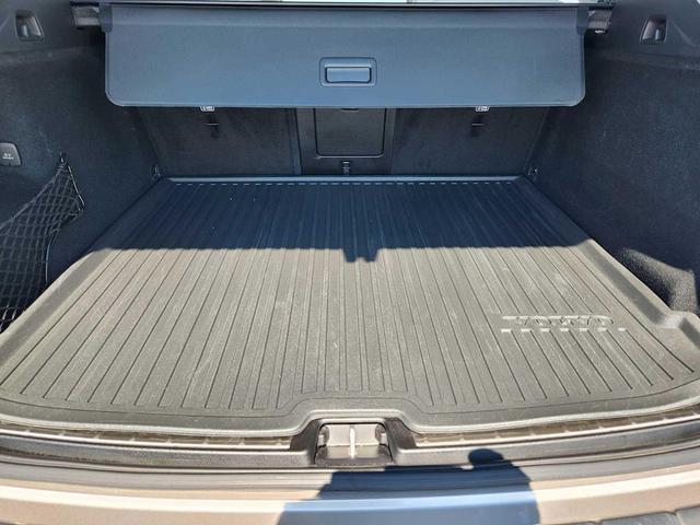 Photo of 2023 Bright Dusk Metallic Volvo XC60