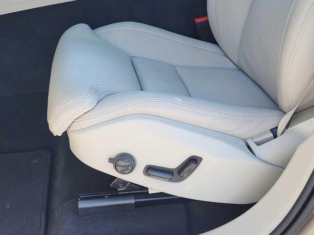 Photo of 2023 Bright Dusk Metallic Volvo XC60