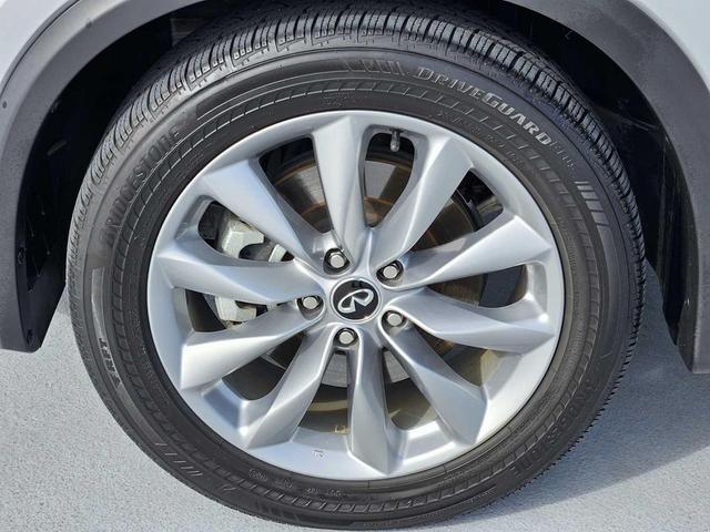 Photo of 2019 Liquid Platinum INFINITI QX50
