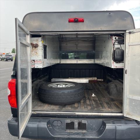 Photo of 2019 Midnight Black Metallic Toyota Tundra