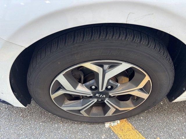 Photo of 2021 White Kia Forte