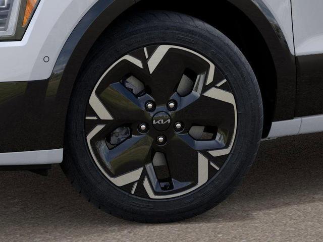 Photo of 2025 White Kia Niro EV
