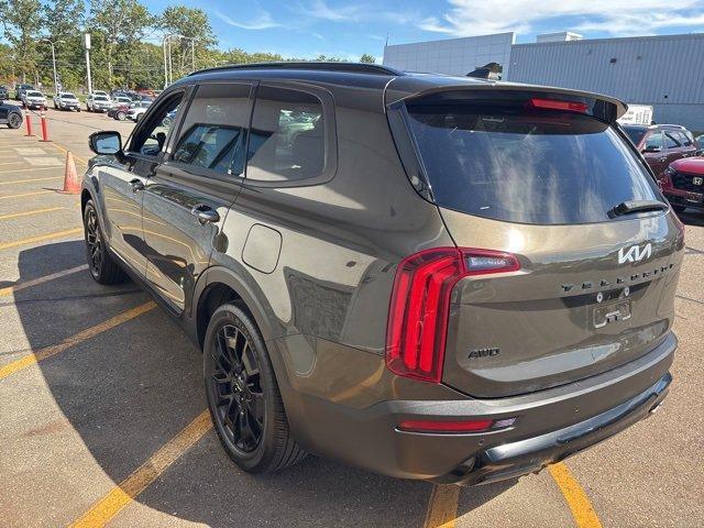 Photo of 2022 Green Kia Telluride