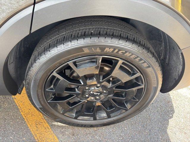 Photo of 2022 Green Kia Telluride