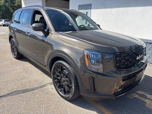 Photo of 2022 Green Kia Telluride