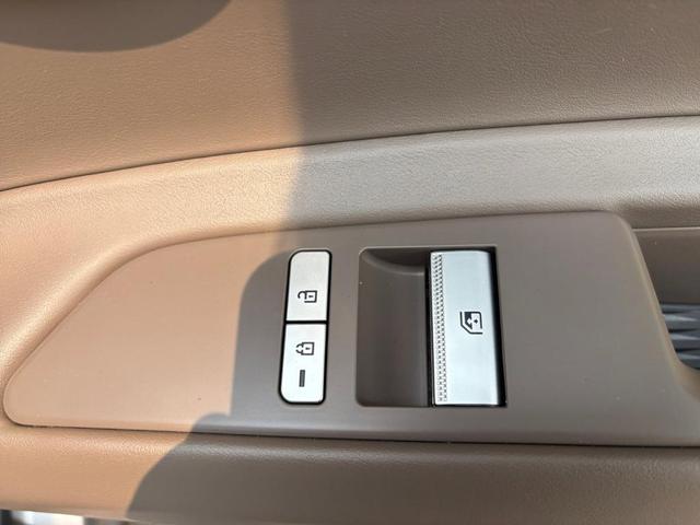 Photo of 2024 Silver Genesis GV80