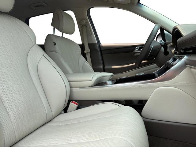 Photo of 2024 Silver Genesis GV80