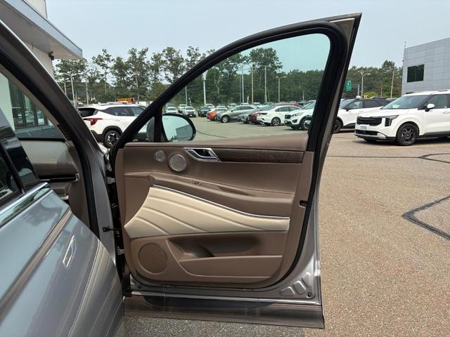 Photo of 2024 Silver Genesis GV80