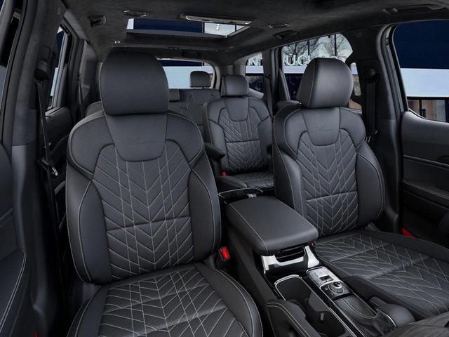 Photo of 2025 Black Kia Telluride