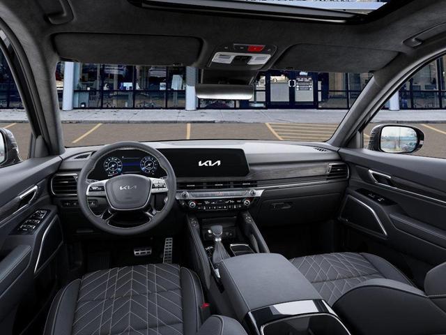 Photo of 2025 Black Kia Telluride