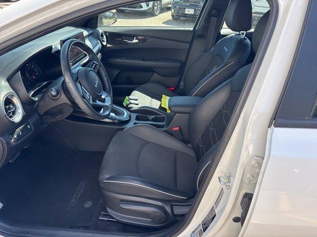 Photo of 2022 White Kia Forte