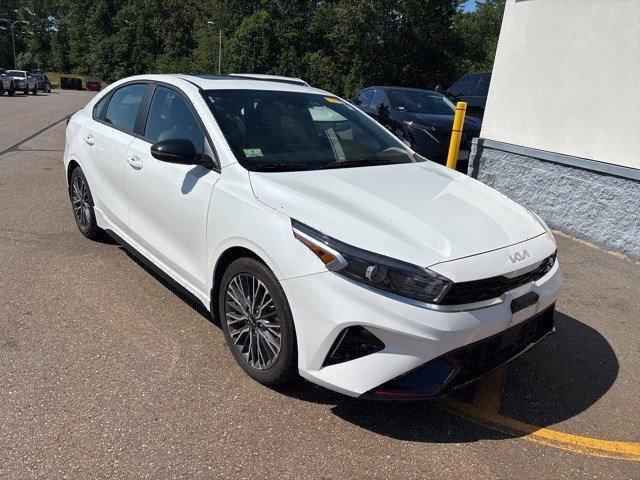 Photo of 2022 White Kia Forte