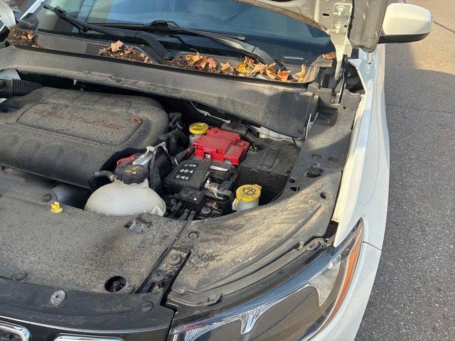 Photo of 2019 White Jeep Compass