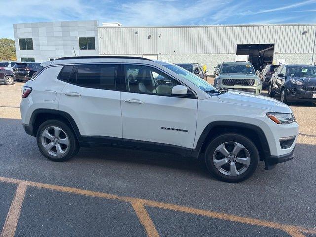Photo of 2019 White Jeep Compass