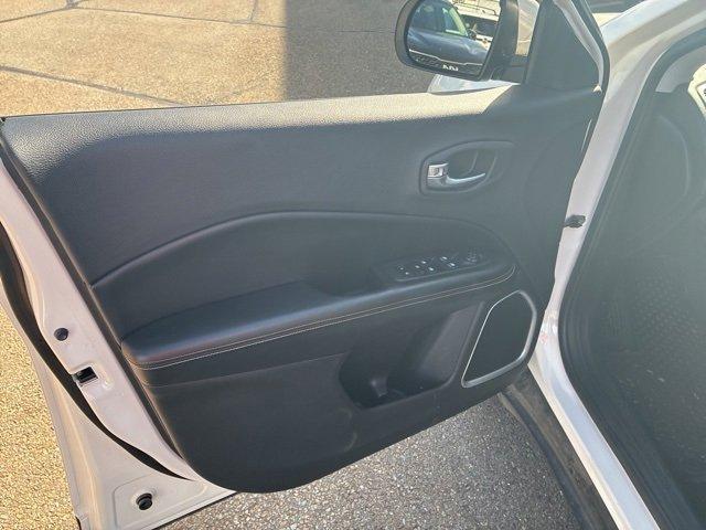 Photo of 2019 White Jeep Compass