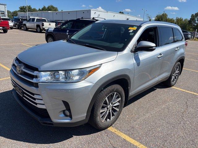 Photo of 2019 Silver Toyota Highlander