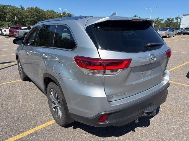 Photo of 2019 Silver Toyota Highlander
