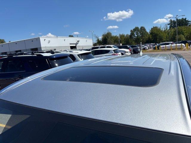 Photo of 2019 Silver Toyota Highlander