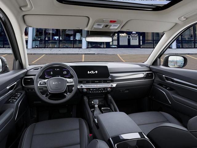 Photo of 2025 Green Kia Telluride