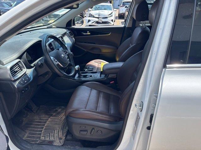 Photo of 2019 White Kia Sorento