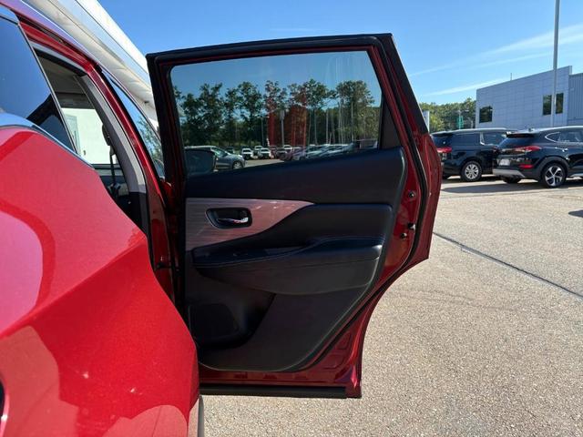 Photo of 2018 Red Nissan Murano