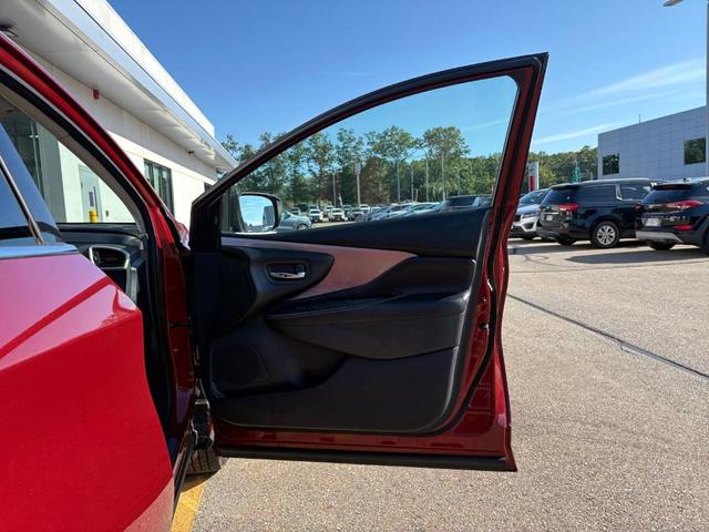 Photo of 2018 Red Nissan Murano
