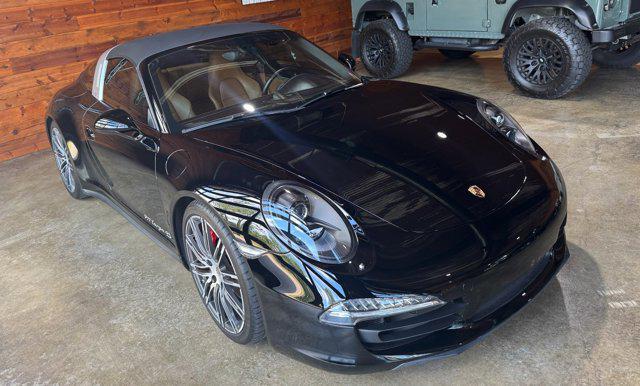 Photo of 2016 Black Porsche 911