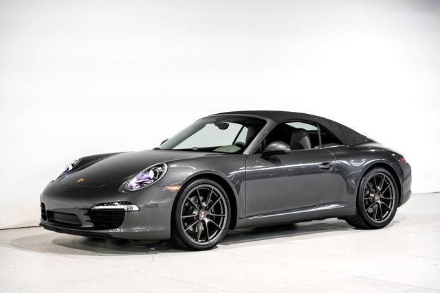 Photo of 2013 Agate Gray Metallic Porsche 911