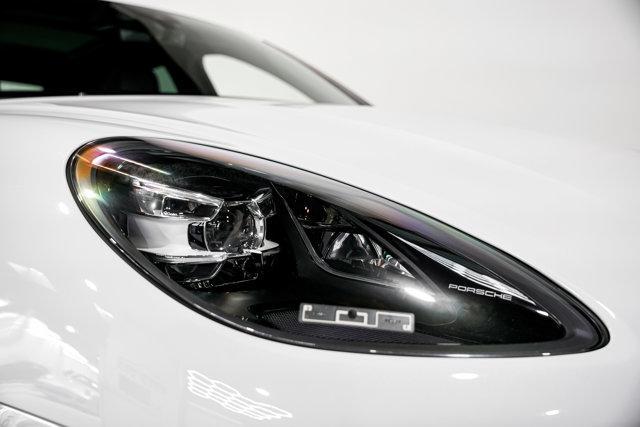 Photo of 2020 Carrara White Metallic Porsche Macan