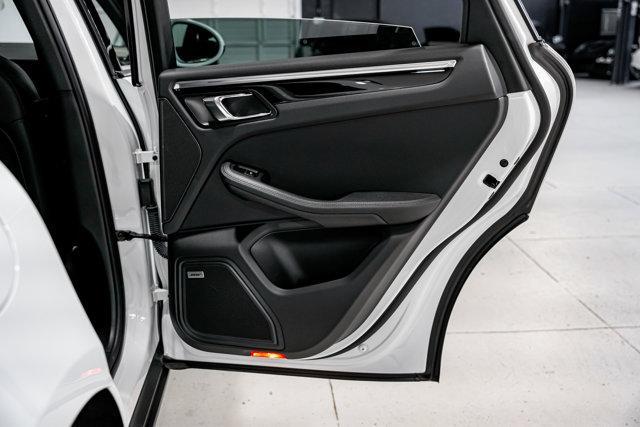 Photo of 2020 Carrara White Metallic Porsche Macan