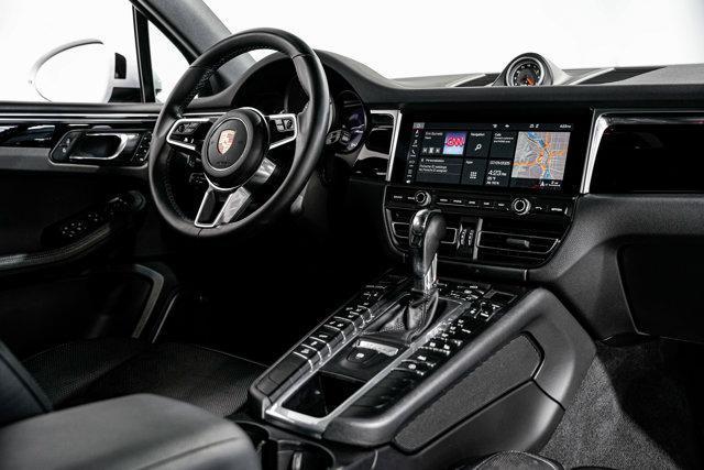 Photo of 2020 Carrara White Metallic Porsche Macan