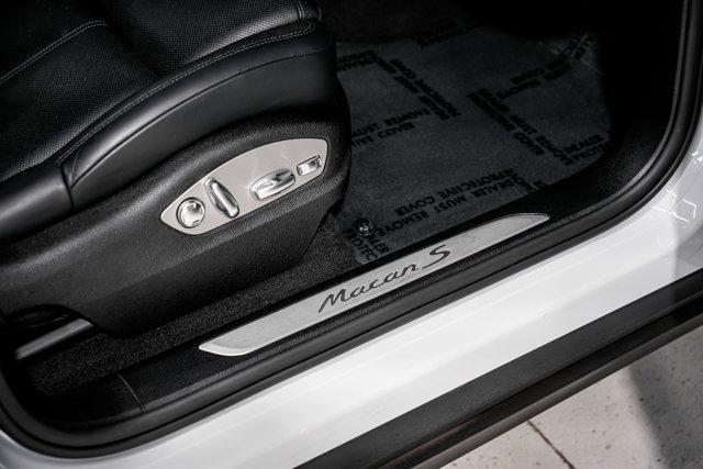 Photo of 2020 Carrara White Metallic Porsche Macan