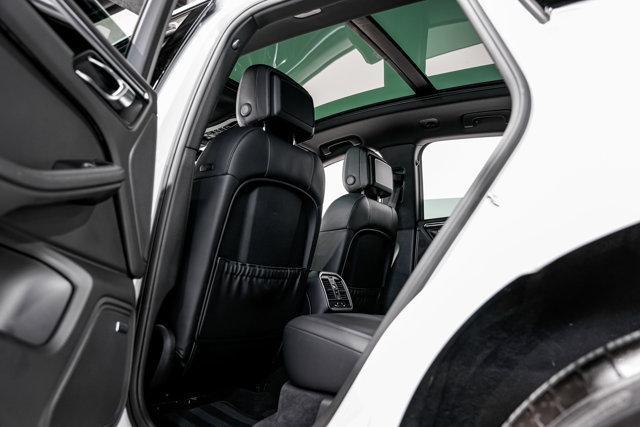 Photo of 2020 Carrara White Metallic Porsche Macan