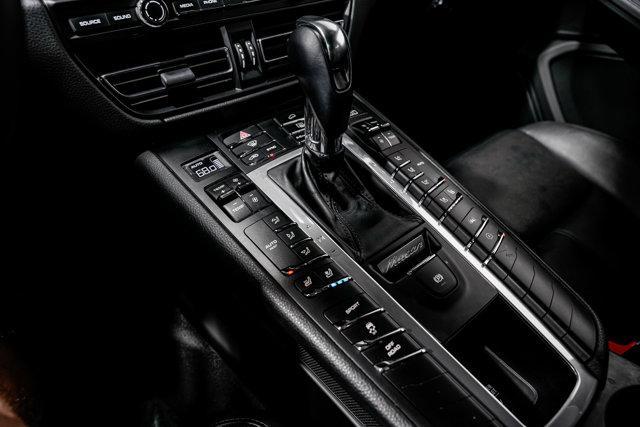 Photo of 2020 Carrara White Metallic Porsche Macan
