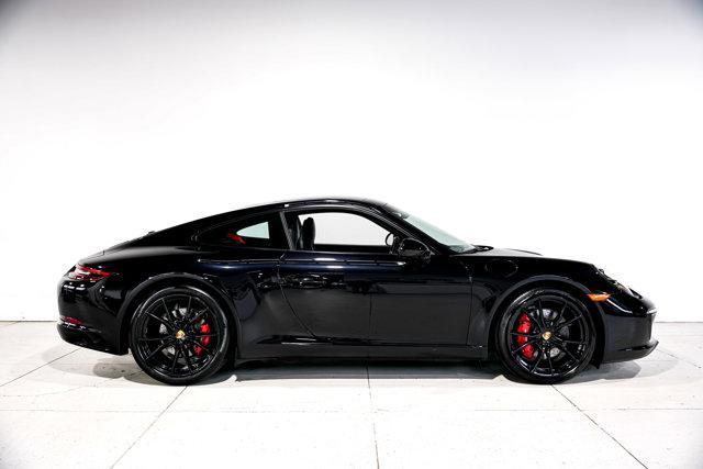 Photo of 2017 Jet Black Metallic Porsche 911