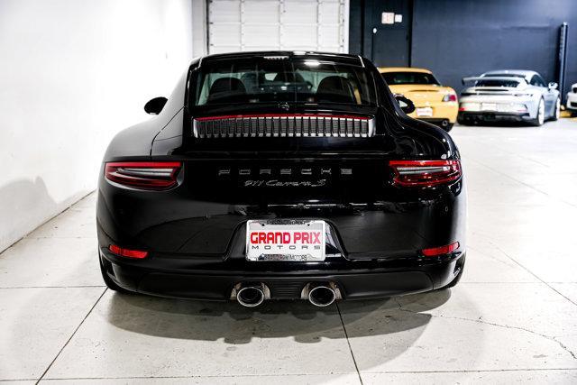 Photo of 2017 Jet Black Metallic Porsche 911