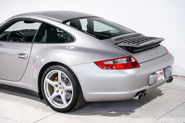 Photo of 2006 Arctic Silver Metallic Porsche 911