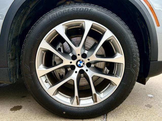 Photo of 2025 Skyscraper Grey Metallic BMW X5