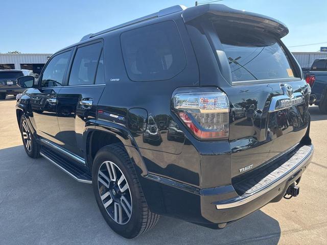 Photo of 2018 Midnight Black Metallic Toyota 4Runner