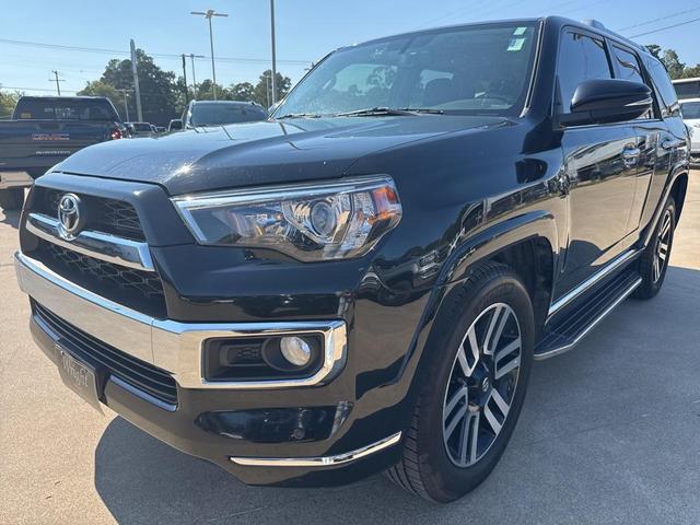 Photo of 2018 Midnight Black Metallic Toyota 4Runner